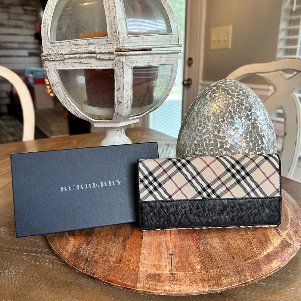 Burberry Novacheck canvas/leather kisslock wallet
